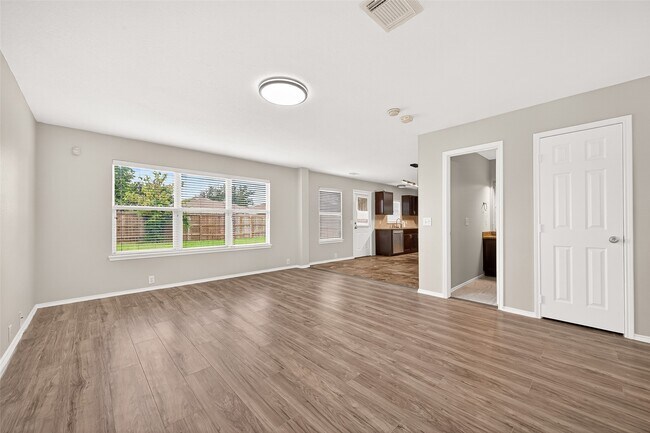 Building Photo - 15007 Sugar Sands Dr