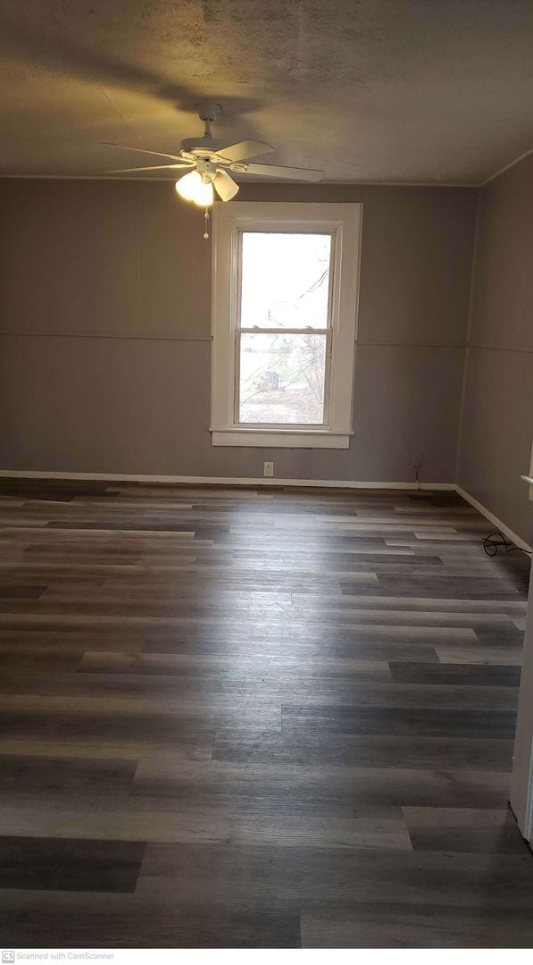 Building Photo - Renovated 3 bed 1 bath home with washer/dryer hook ups!