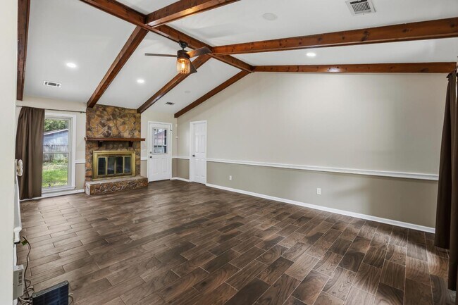 Building Photo - 8219 N Ridgebrook Dr