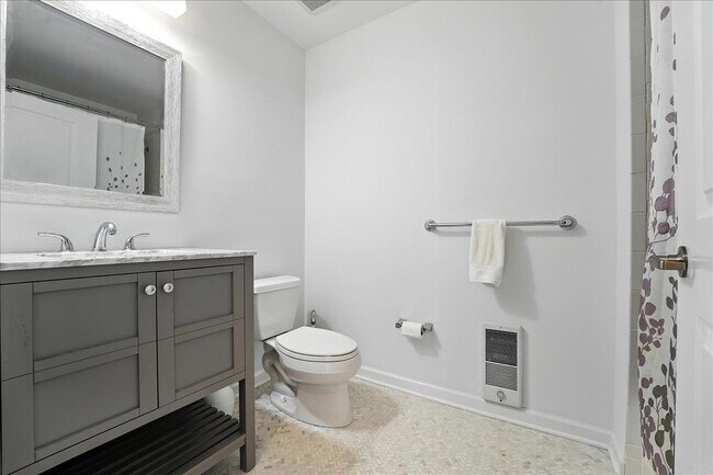 Building Photo - 15 FREEDOM Way