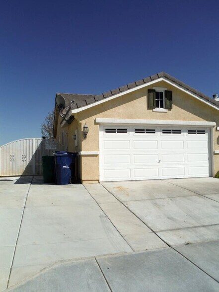 Building Photo - 44218 Amethyst St