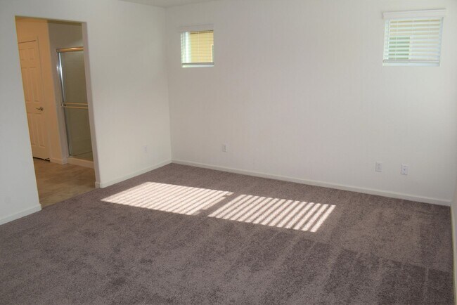 Building Photo - Beautiful Brand New Home located in the Ve...