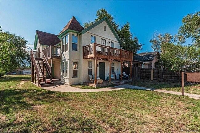 Building Photo - 910 Sahwatch St