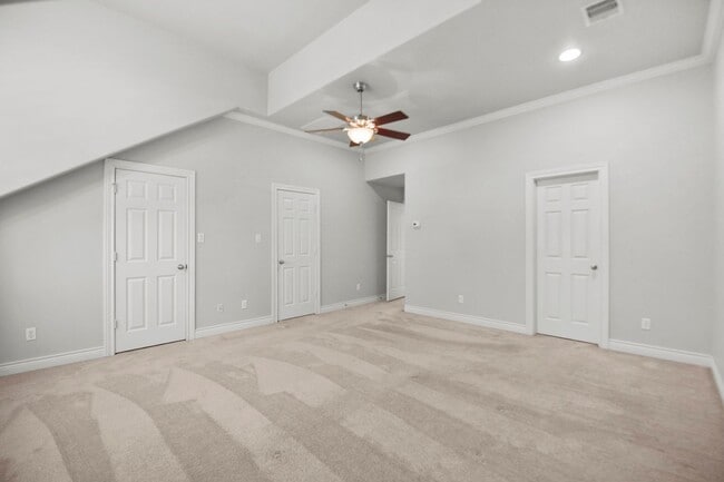 Building Photo - $2k OFF 18 MONTH LEASE!!