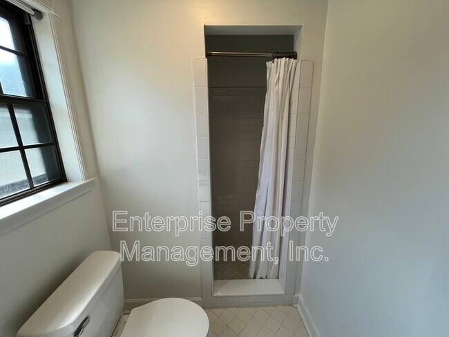 Building Photo - 1764 Chertsy Dr