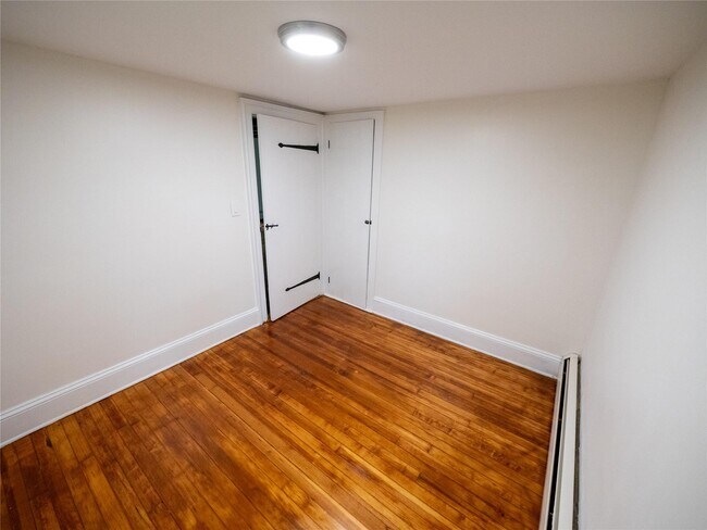 Building Photo - 11 Glen Arden Dr