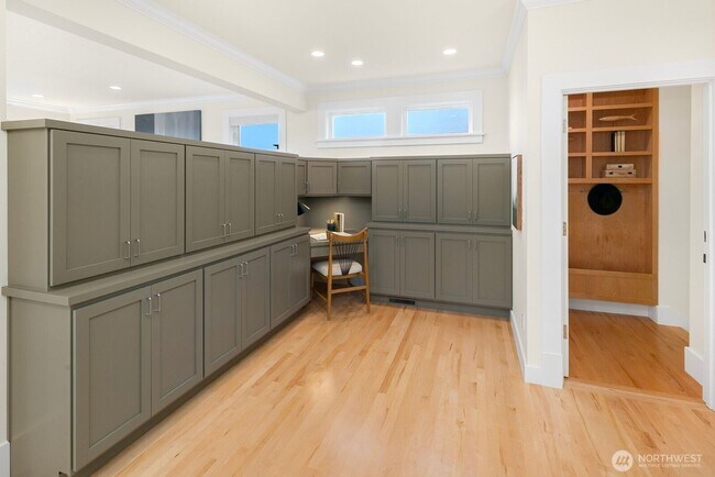 Building Photo - Light-Filled Magnolia Home with Spectacular Northwest Views