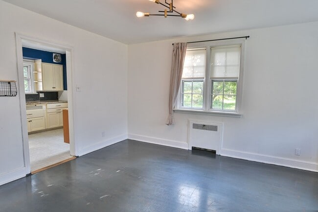 Building Photo - Beautiful Single Family in Bellevue Park