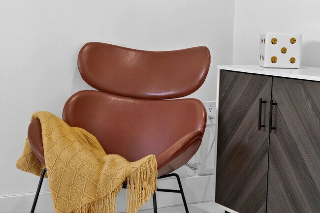 Building Photo - 17835 NE 6th Ave