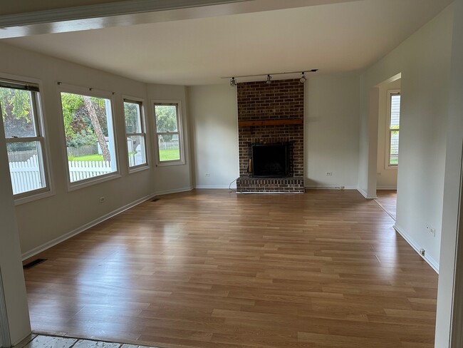 Building Photo - 2083 Westfield Dr