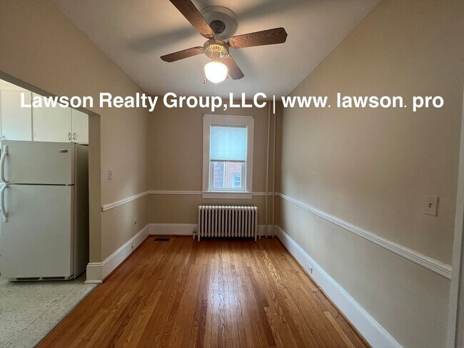 Building Photo - 1733 Maiden Ln SW