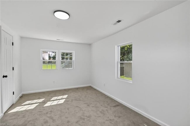 Building Photo - 13648 Track Ln