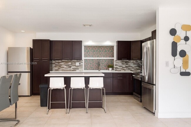 Building Photo - 690 NW 68th Ave