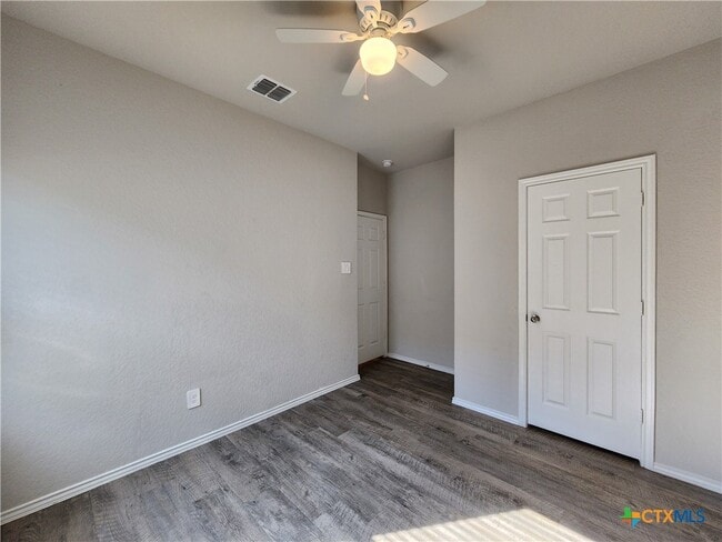 Building Photo - 621 Jennifer Cv