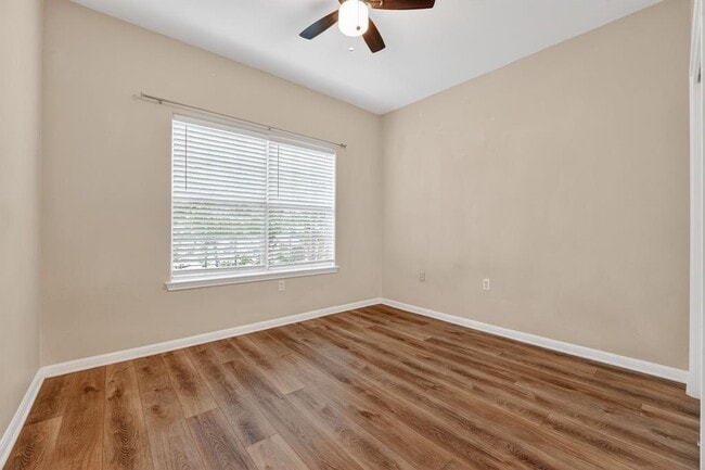 Building Photo - 5625 Signal Point