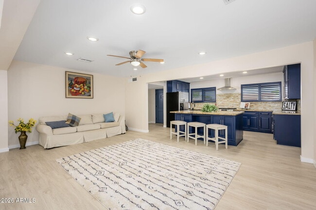 Building Photo - 903 W Missouri Ave