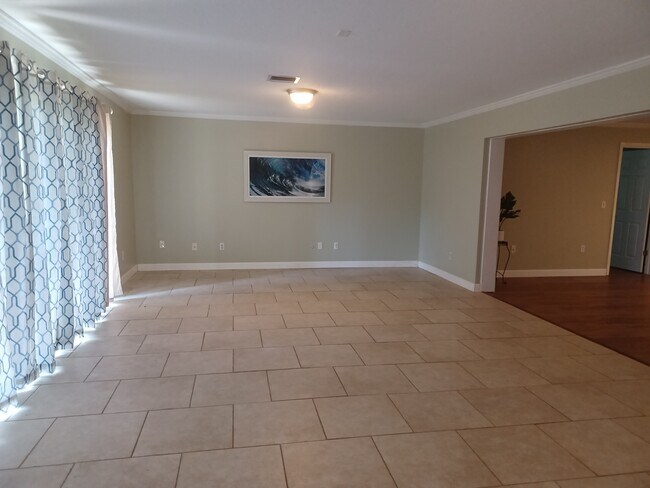 Building Photo - 3160 SE 30th Terrace