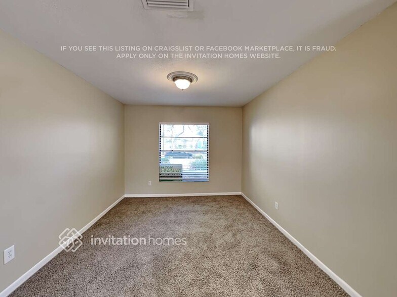 Building Photo - 4444 Summer Oak Dr