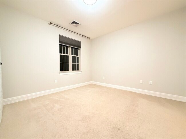 Building Photo - 59 Walpole St