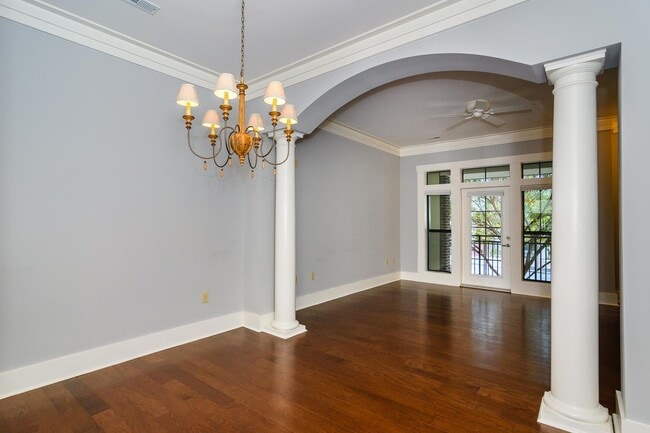 Building Photo - Biltmore Park Townhouse