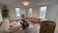 Building Photo - Nicely Updated 2 Bedroom Apt Near Downtown...