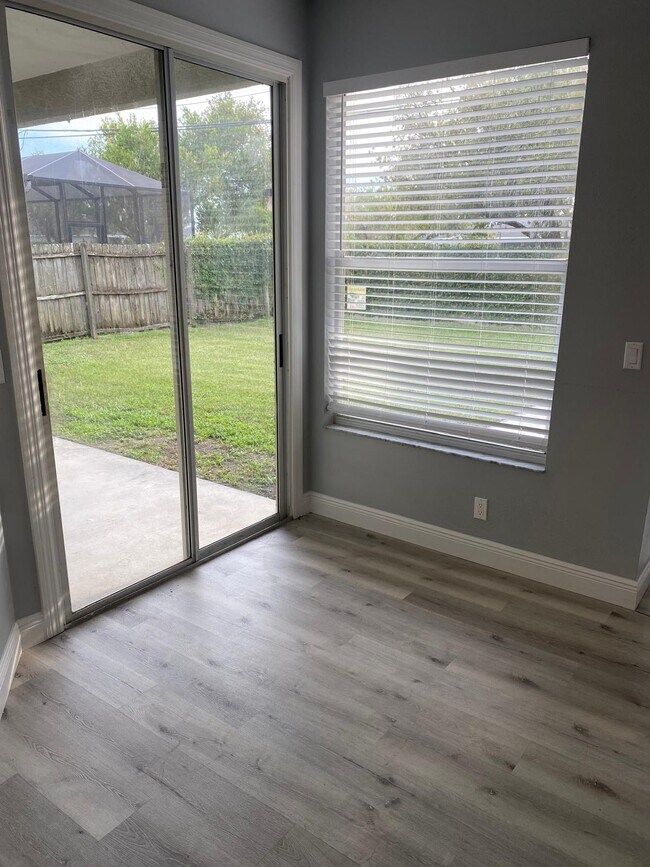 Building Photo - 1341 Flaxwood Ave