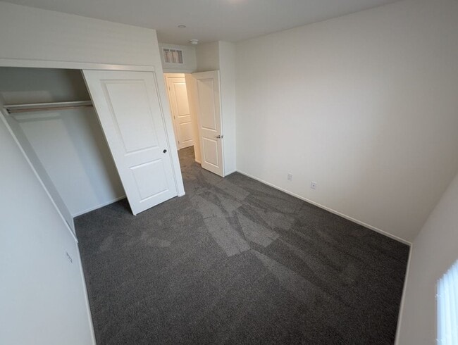 Building Photo - 4935 Olive Mesa Ave