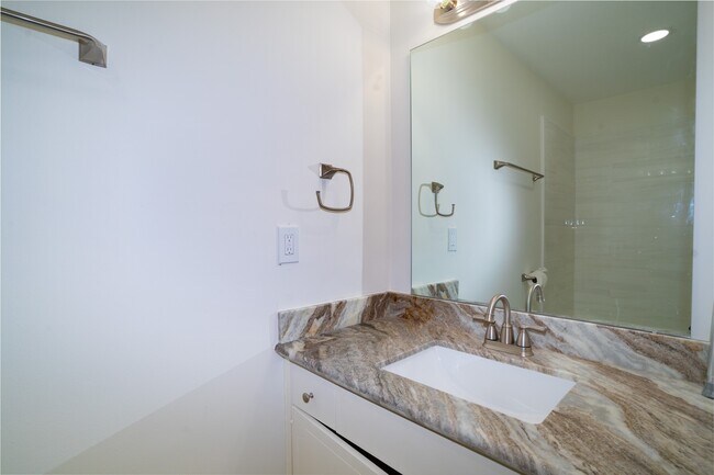Building Photo - 6404 Olympia Dr