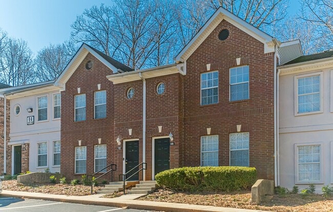 Building Photo - Groves of Lawrenceville