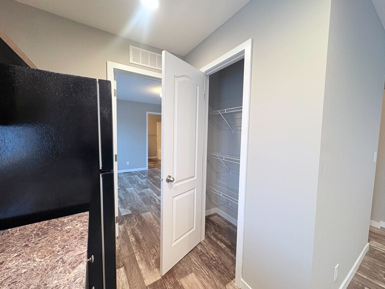 Building Photo - 10610 State Rte 762