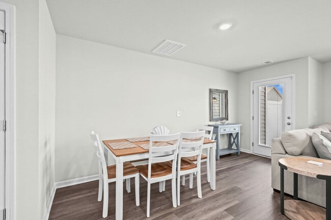 Building Photo - 332 Bayou Loop