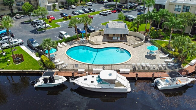 Building Photo - 13 Royal Palm Way