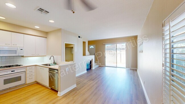 Building Photo - 8406 E Durango Way