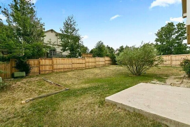 Building Photo - 4844 N Wildflowers Way