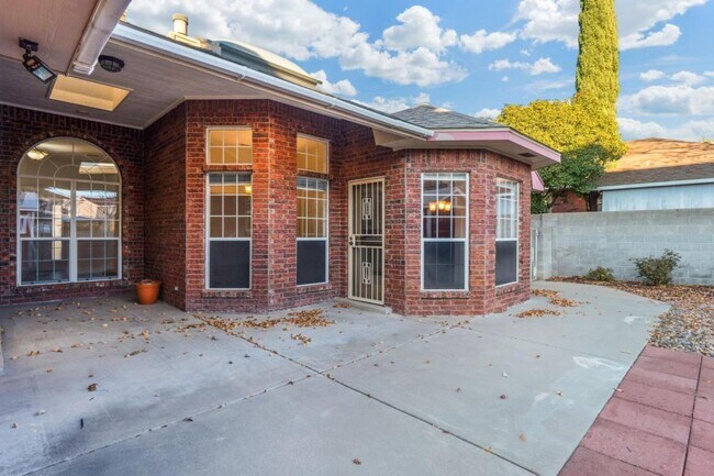 Building Photo - 9512 Rosas Ave NE