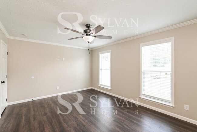 Building Photo - Prepare to fall in love with this 4 bedroom, 2.5 bathroom home