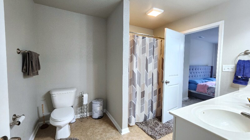 Building Photo - 200 Seasons Cir