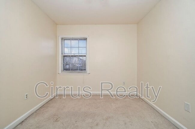 Building Photo - 9 Towne Square Dr