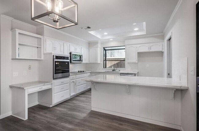 Building Photo - Drench Yourself in Luxury: 3-Bedroom Corner Oasis with a Sparkling Pool!
