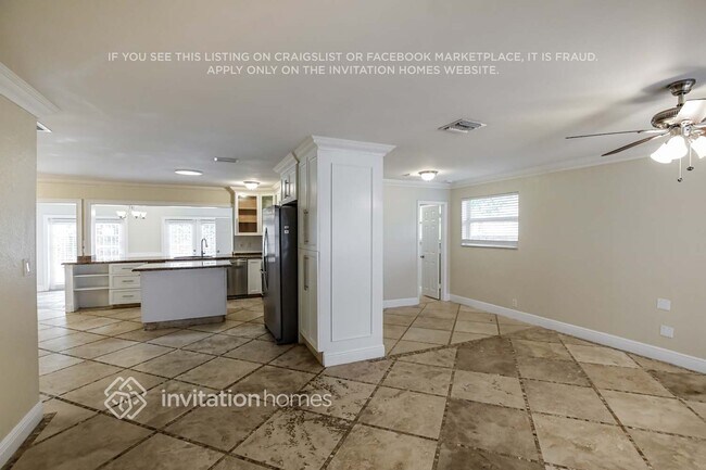 Building Photo - 830 N 10th Ave