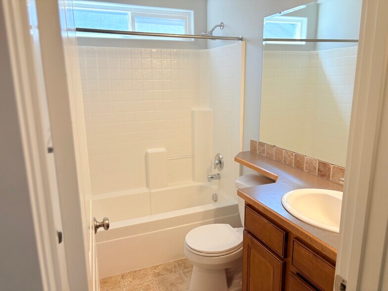 Second bathroom - 4040 W Hearst Dr