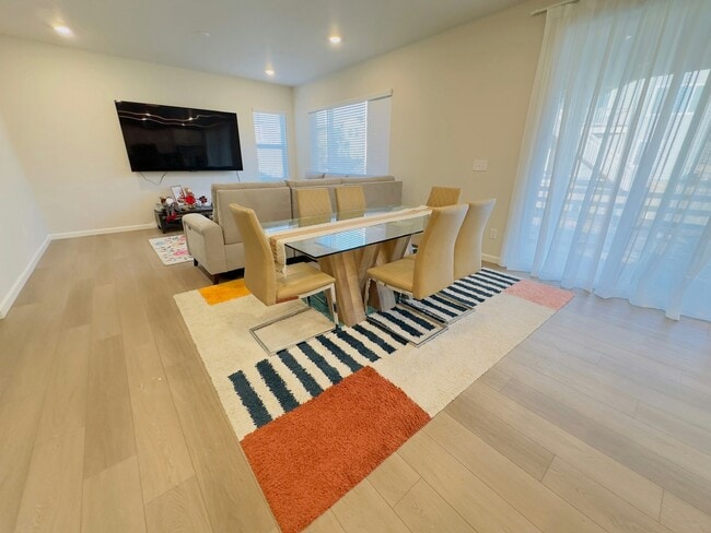 Building Photo - 6944 Hidden Cv Ct