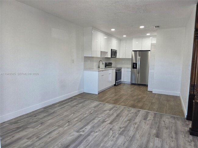 Building Photo - 1191 W 53rd Terrace