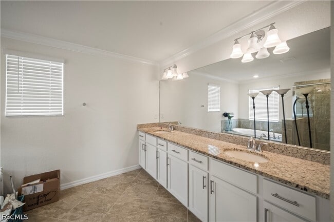 Building Photo - 4234 Bluegrass Dr