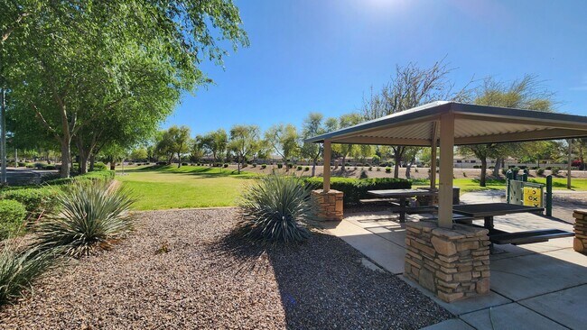 Building Photo - 4 Bedroom Home in the Kerby Estates Commun...