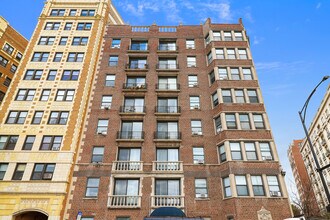 Building Photo - 3330 N Lake Shore Dr