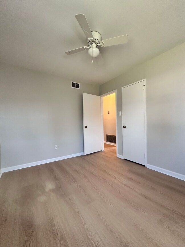 Building Photo - Diamond Springs Rd, Virginia Beach