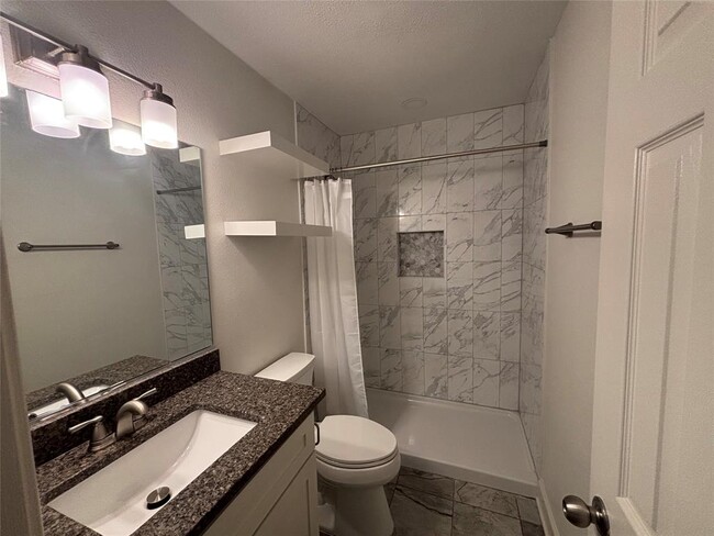Building Photo - 6801 Star Dr