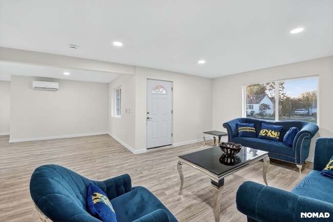 Building Photo - 126 K St NE