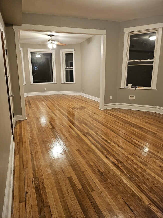Building Photo - 4209 W Kamerling Ave